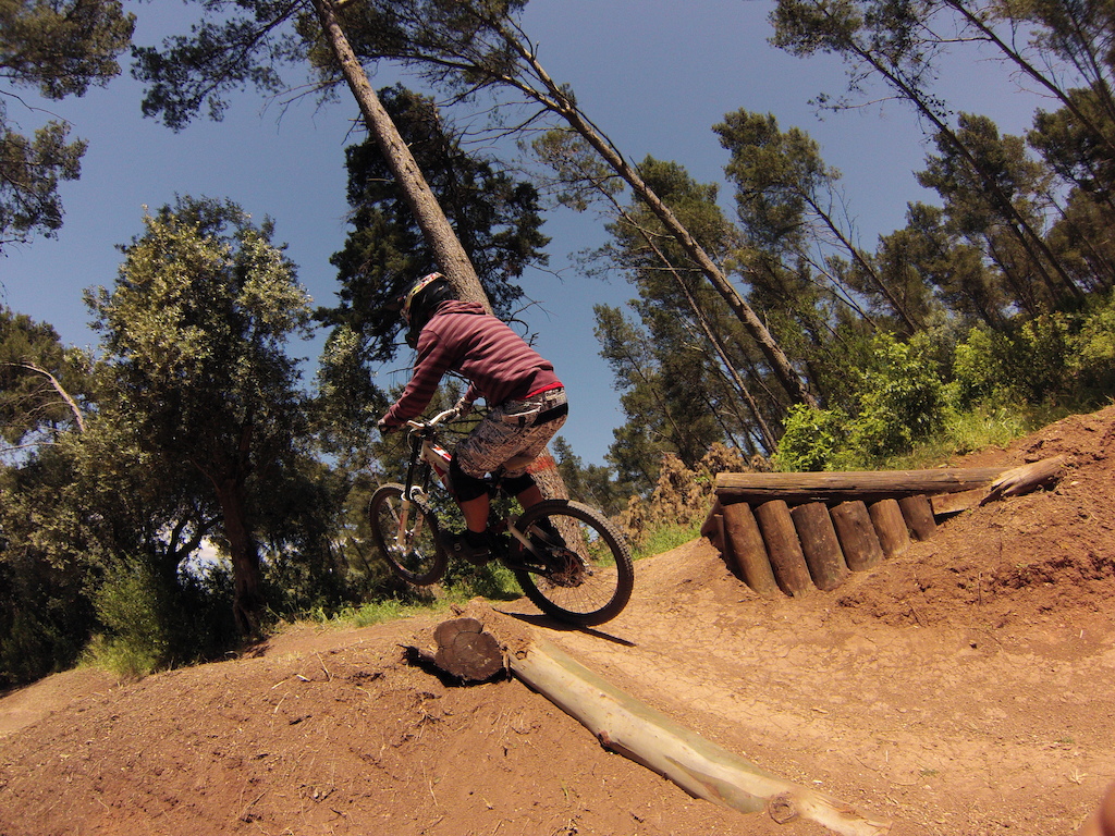 Freeride nos trilhos do parque do Jamor em Portugal.
Um obrigado ao pessoal do "Jamor Ilegal Crew", em especial ao Bergs pela construção e manutenção dos trilhos.

Freeride in the Jamor's trails in Portugal.
Thanks for the guys from the "Jamor Ilegal Crew", in special to Bergs for the construction and maintenance of the trails.

https://www.facebook.com/JamorIlegalCrew
