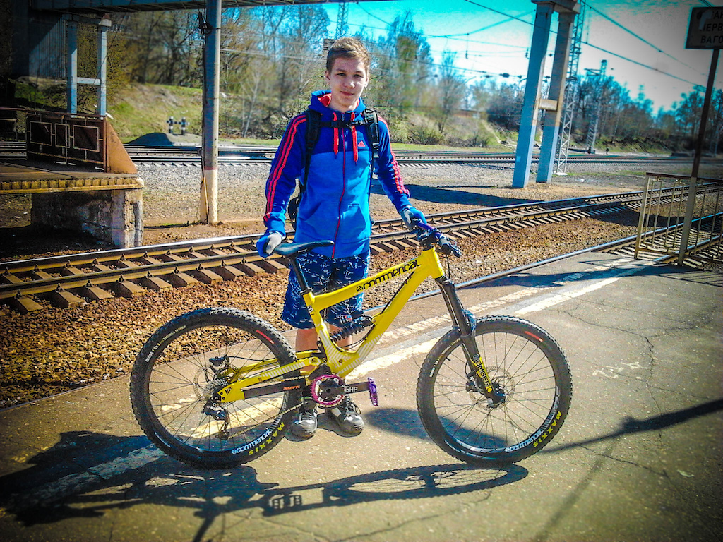Commencal supreme 8 2012