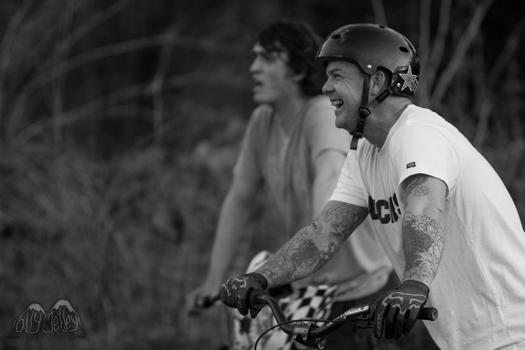 Evening session at van rd. Nothing serious, but I've not uploaded any photos in an age, just some shots for the riders really! Do not use for print/publishing/advertising without permission! Personal use (e.g. facebook profile pics/banners) is fine by me, credit me if you're rad, if not ain't fussed!