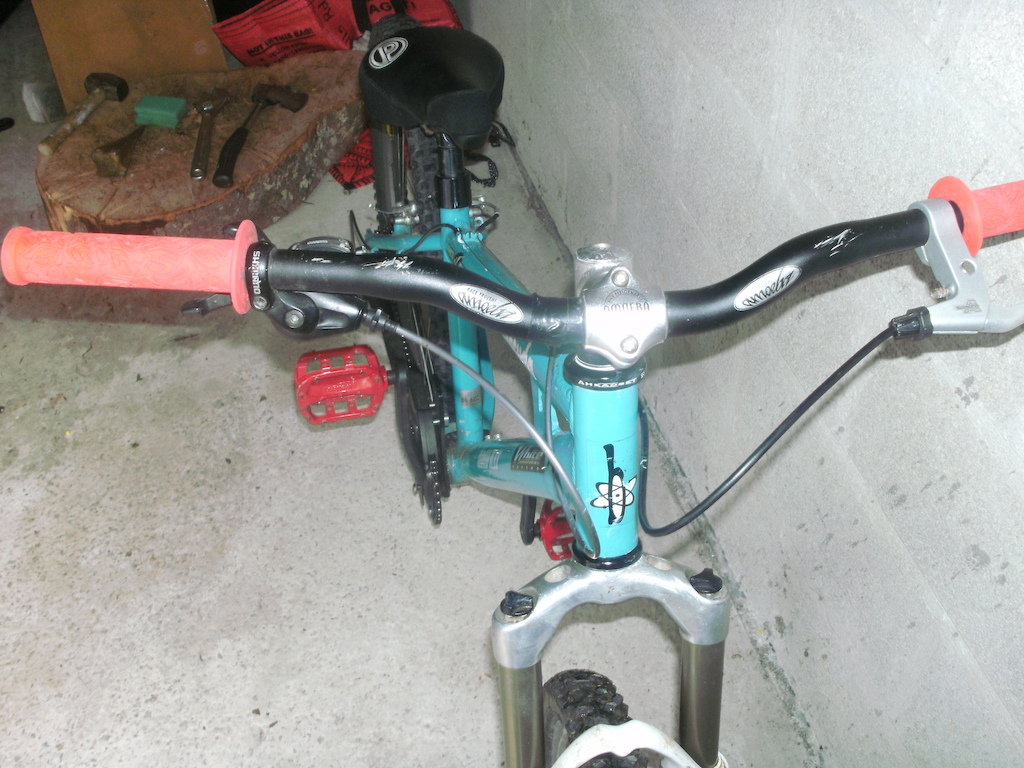 Just a pic of my new jump bike I got for £100, can't wait till after exams to try it out.
