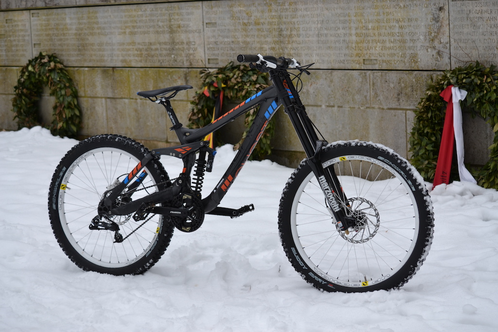 Just my bike: Ghost DH 7000