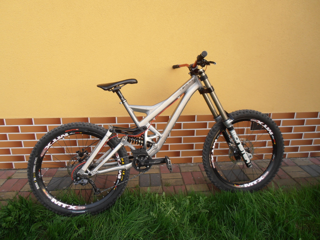 My new Specialized Demo 8 FSR Pro 2006 with Marzocchi Monster T 2005 - Thanks KoluSS! :)