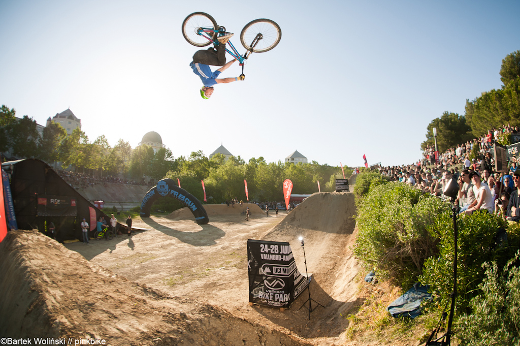Mr. Party Henke with big flatspin