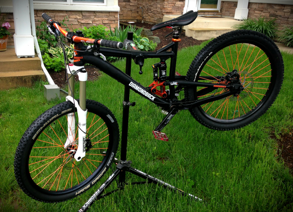 2012 Diamondback ScapeGoat

Fork: XFusion Vengeance HLR
Shock: XFusion Vector Air HLR
650b Front Wheel: Hope20/Blunt35/HDampf SG 2.35
26 Rear Wheel: Hope142x12/MTX33/VR Flow 2.5
Dropper: KS Supernatural
Crankset: RF Respond
Pedals: CB DH Mallets
