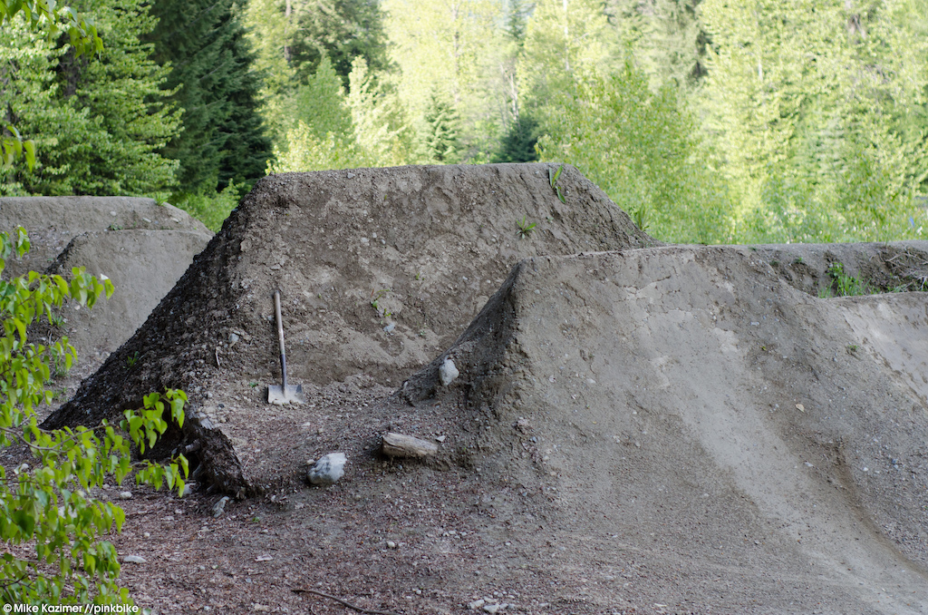 When the lifts close there are still plenty of evening riding options to make sure you get your fill of biking for the day. Hit up the dirt jumps, or head out for a ride on one of the countless trails surrounding the base area.
