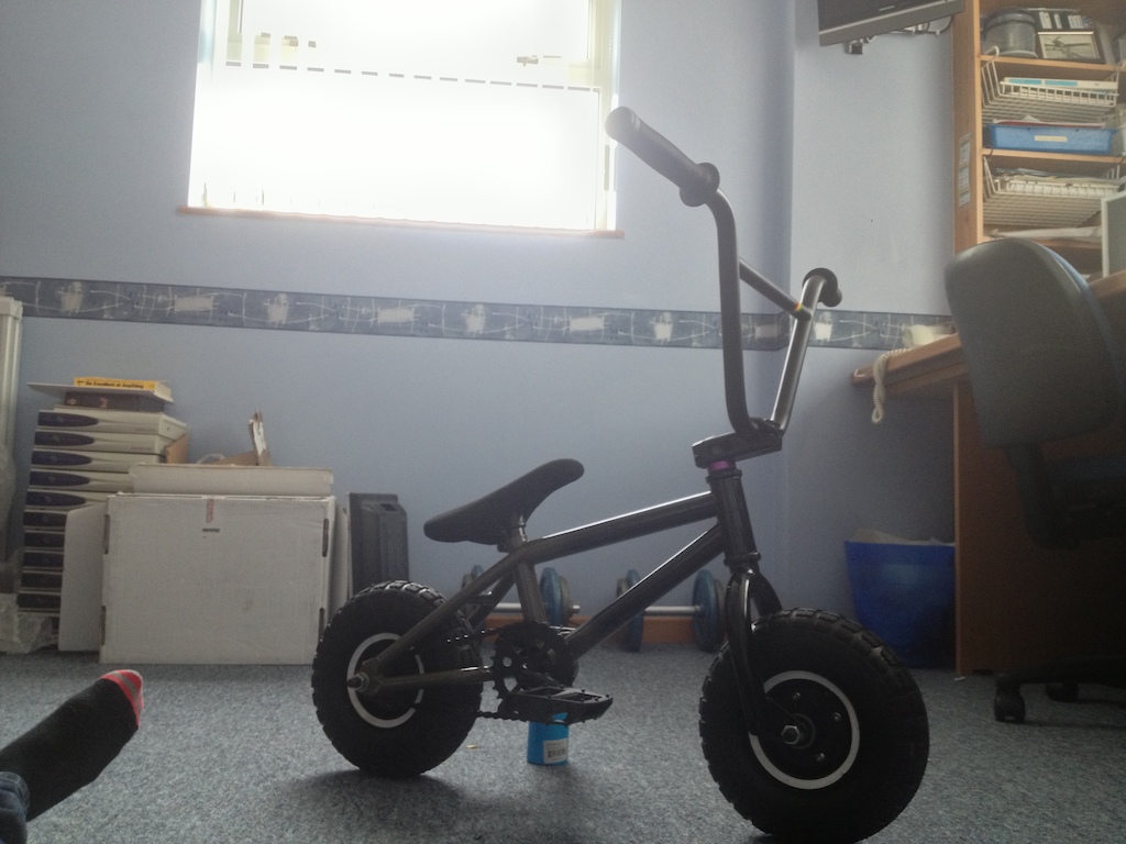 Rocker Mini BMX... Yes i did.

Mini BMX edit to come!