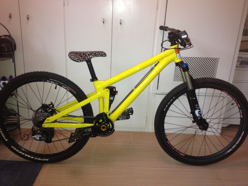 Killswitch updated to 1x9 with Saint shifter and deraillieur (pardon my french!), e13 LG1+ cranks and chain guide. Otherwise business as usual.