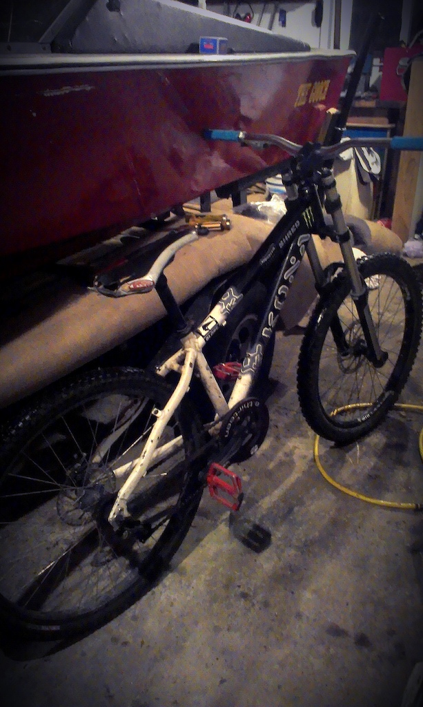 Modded my dirt jumper for rotorua this weekend since my dh is out of order.. this will be fun