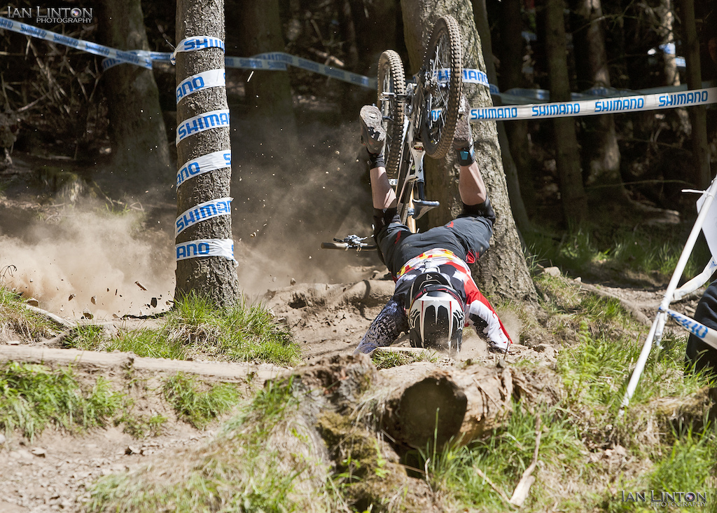 Leon testing the Leat Neck Brace to the max during his seeding run..