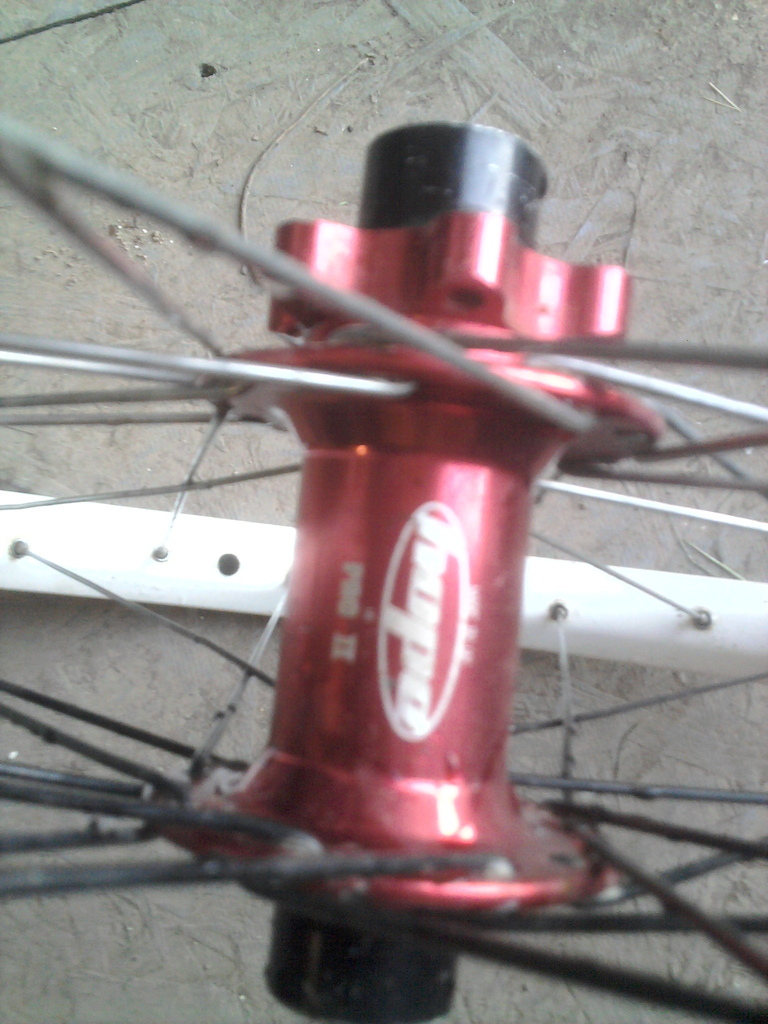 halo sas front wheel laced to a hope pro 2(mix and match spokes sorry)