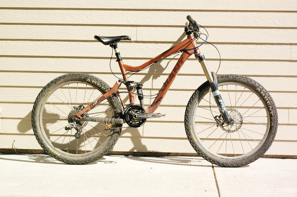 2008 Giant Reign Update - As it stands as of July 2013. Finished it off with a pair of Mavic Crossmax SX, Bionicon C.Guide, XFusion HiLo SL, Thomson X4 stem, Shimano SLX cranks, and Straitline AMP pedals. Not bad for a budget build.