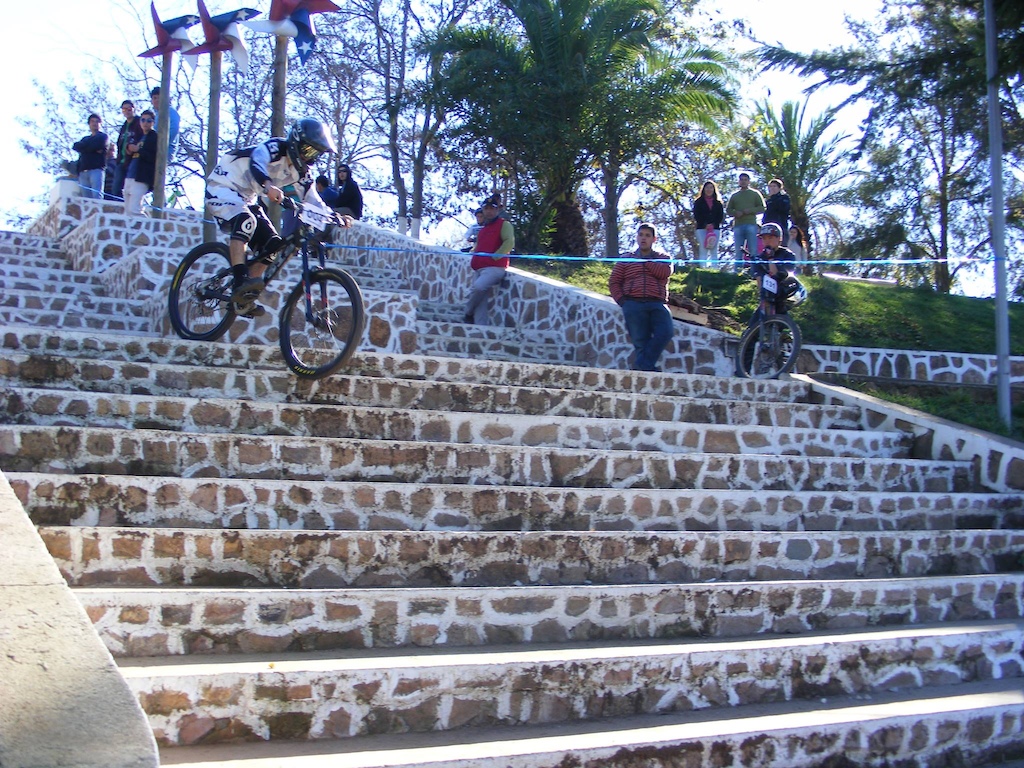 Final section in Litueche urban downhill. 3rd place, hardtail category.