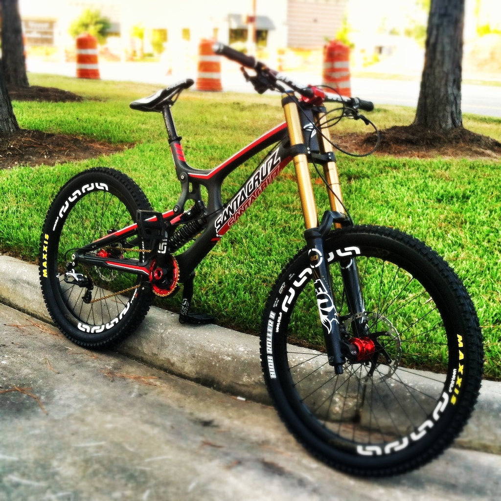 Santa Cruz v10 2016