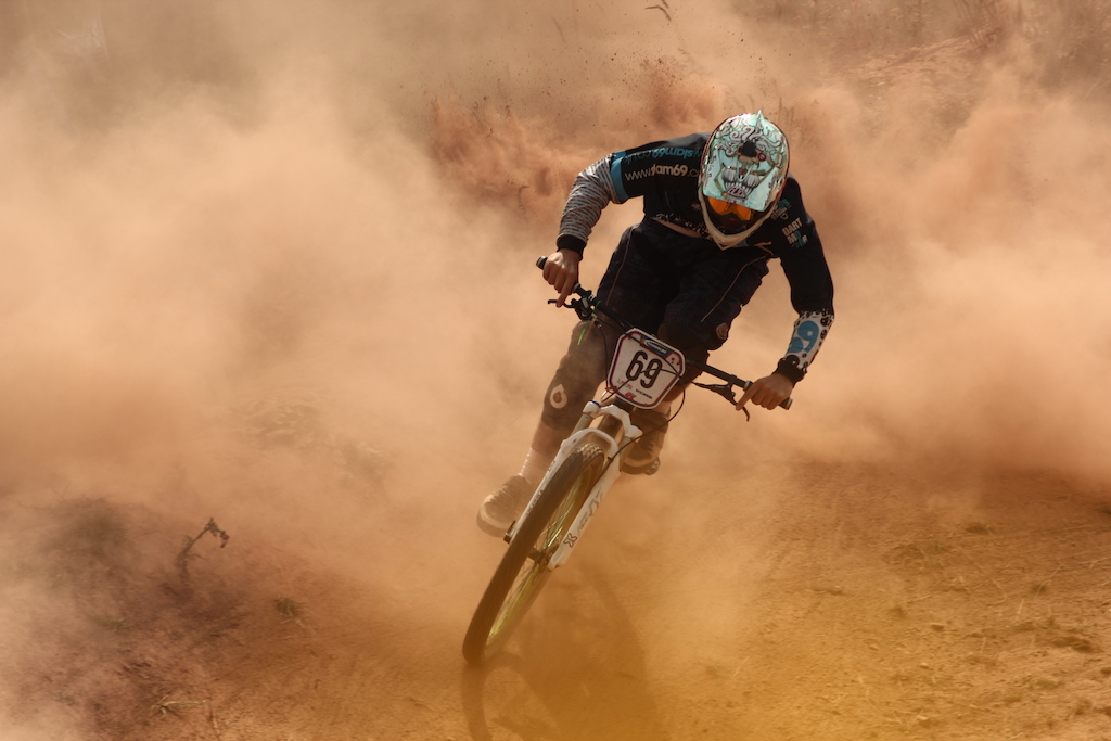 Dashing through the fog, James Whitby getting rowdy in a race   /   Cal at Loam9 Media