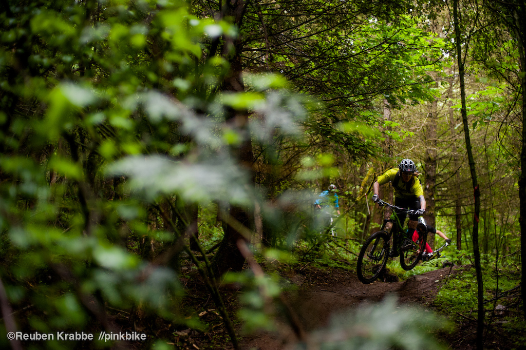 Sarah Leishman leads Stephen Matthews and wade simmons down Sumas mountain s squidline