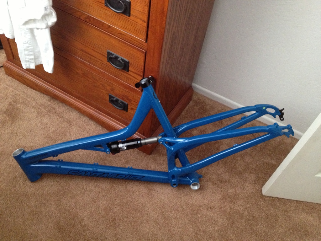 My new late 2012 XL Santa Cruz Heckler frame!