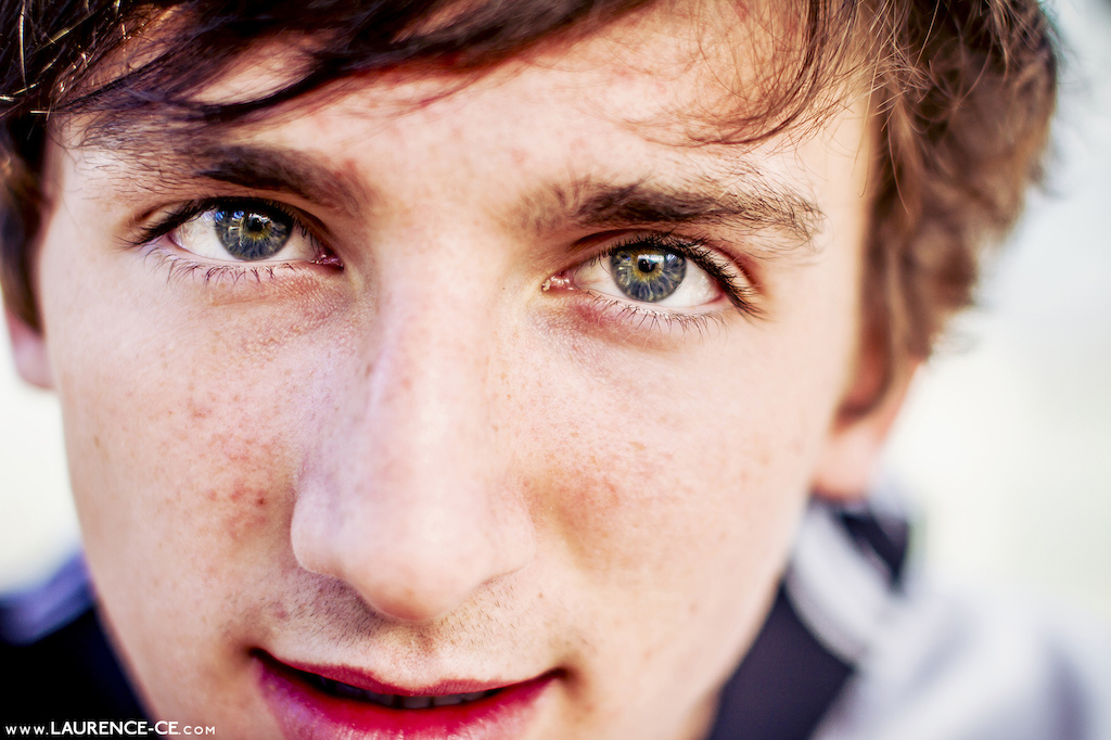 Winning stare? Phil about just before his race run at Fort William World Cup 2013 - Laurence CE - www.laurence-ce.com