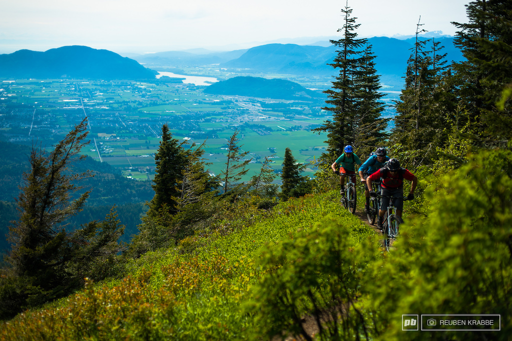 Wade Simmons Leads Stephen Matthews and Joe Schwartz into the alpine meadows of Elk Thurston