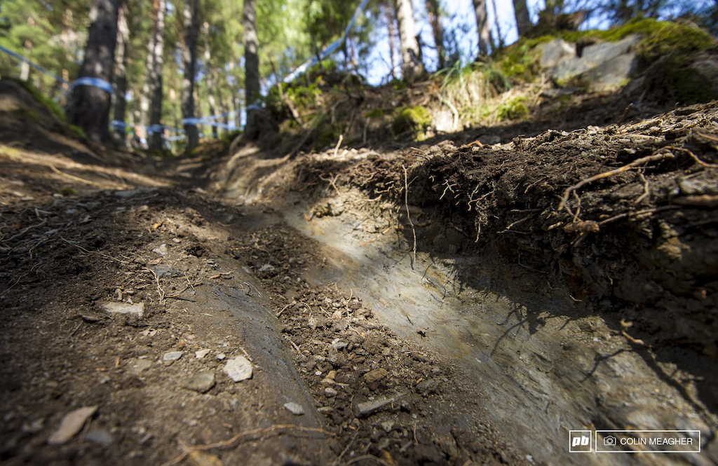 Nice blue groove... The topsoil on this section of track has been cut down to a fine gray-ish blue clay that means what brakes 
