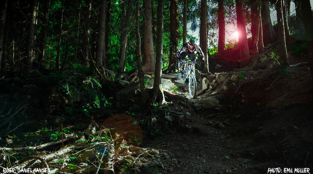 Daniel riding some green woods in Leogang.