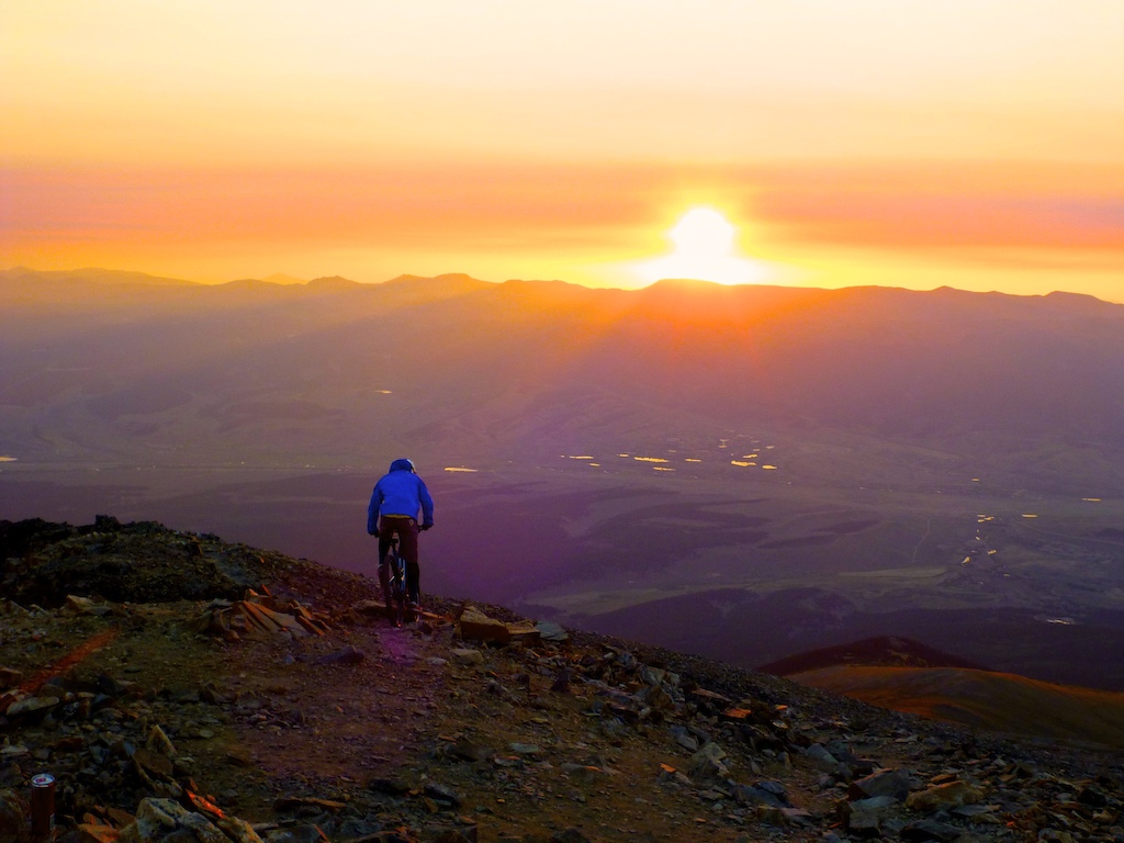 At 14433 ft, Mt. Elbert is the tallest peak in Colorado. Got to the summit at sunrise. It was an hour long descent full of different terrain ranging from boulder fields to dirt single track.