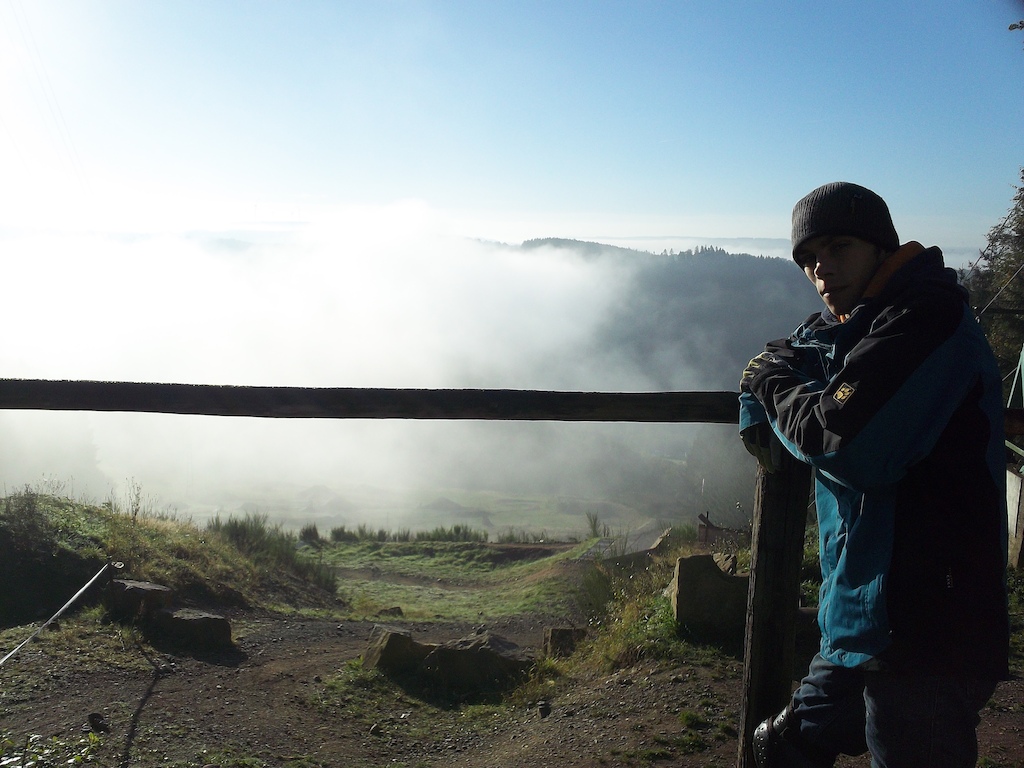 7 am ...with a epic view over the park , after a good sleep (hammock) in the Woods near the bike park ...