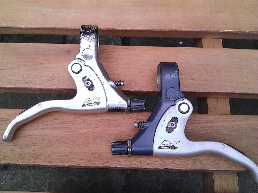 Deore LX M570 v-brake levers different shades