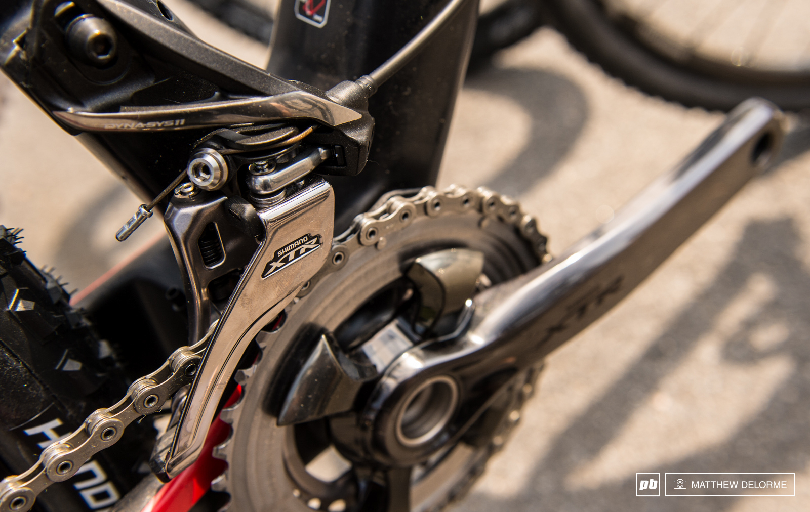 Shimano's new side-pull front derailleur delivers super strong, quick shifting.