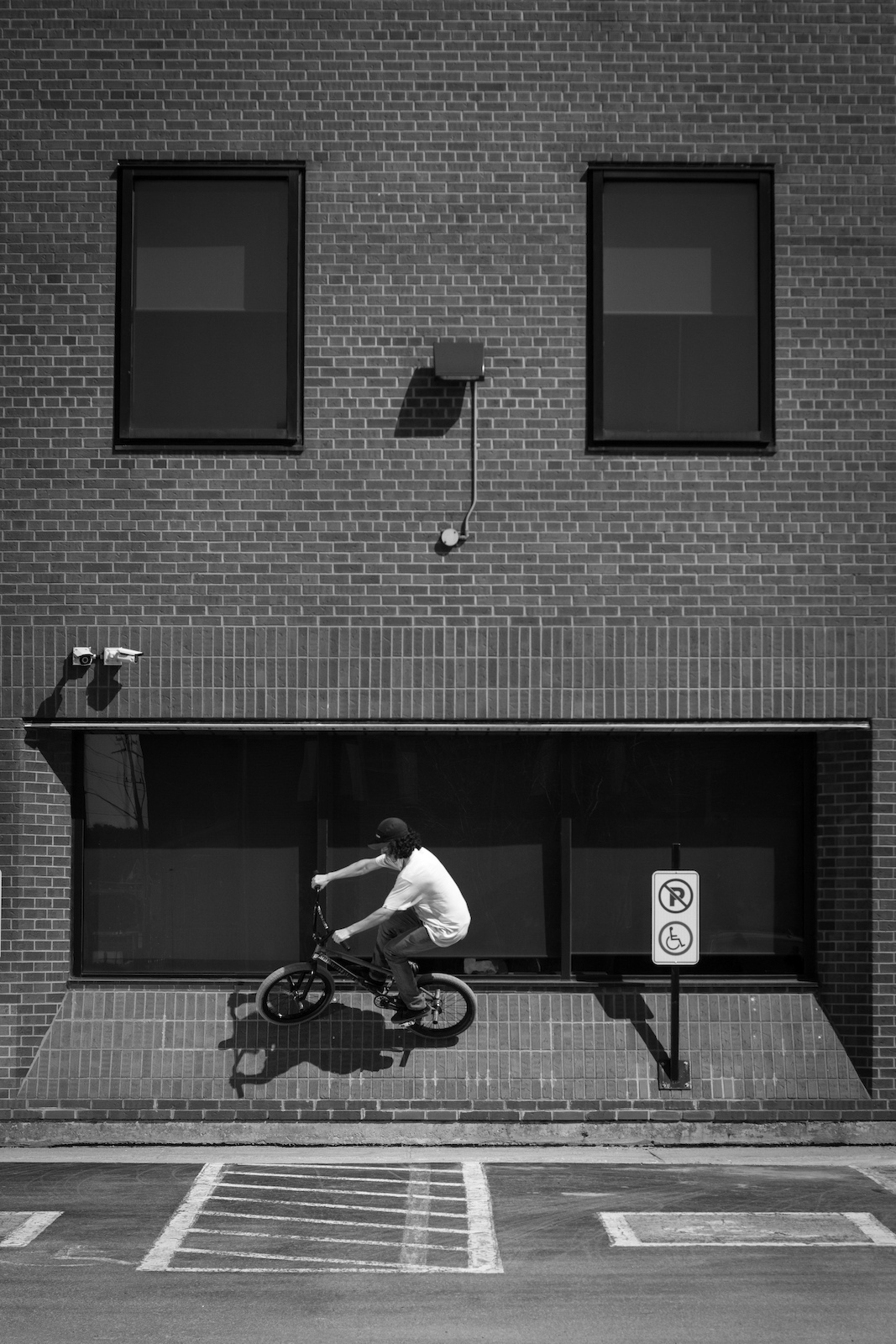 Wallride in a mouth of a face-like wall


/www.facebook.com/grahamhowephotos