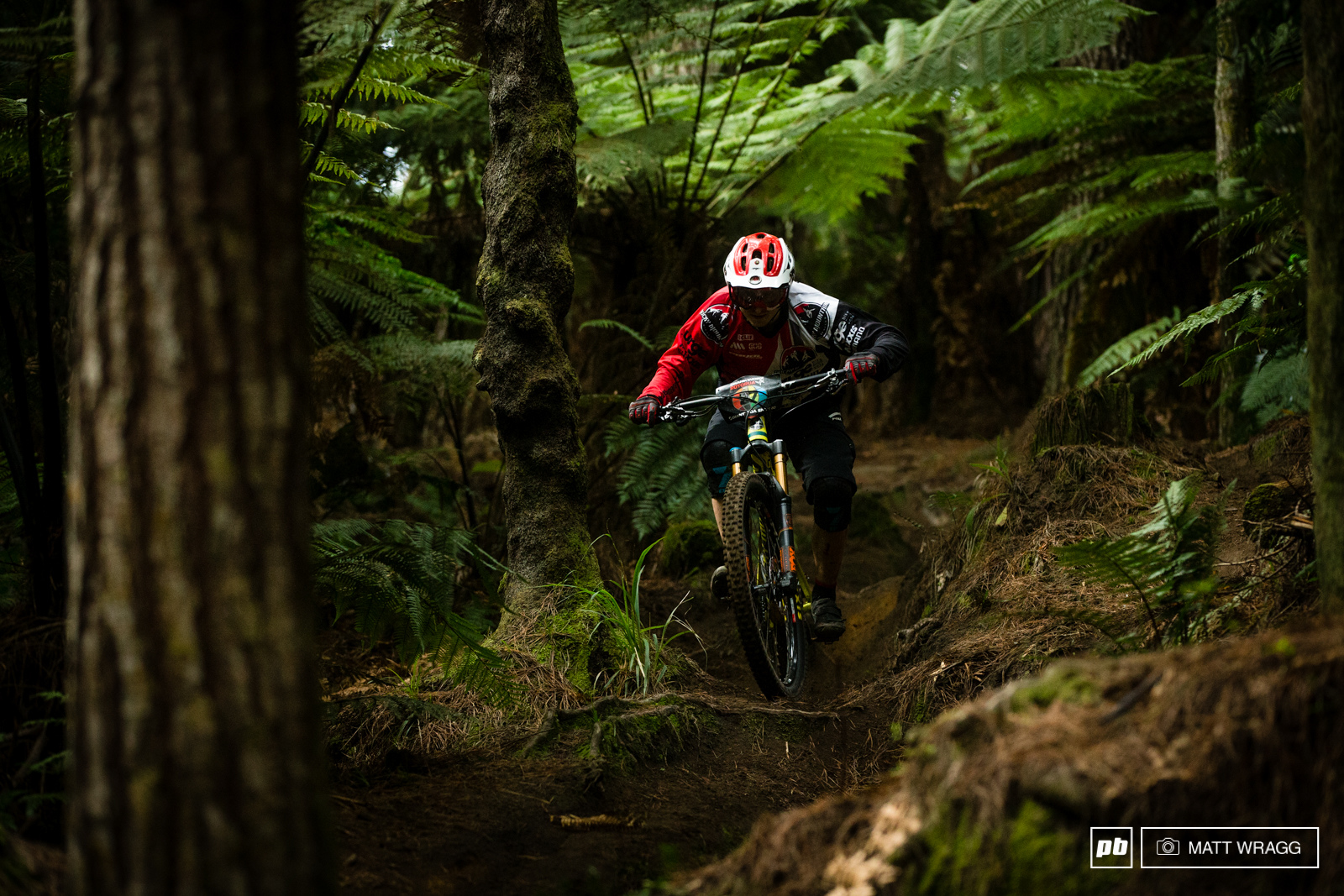 Jesse Melamed has been all business all week, not more sketchy hucking for the cameras, it seems. Over the winter he has been putting in the work on his fitness and he narrowly missed out on a top 20 today.