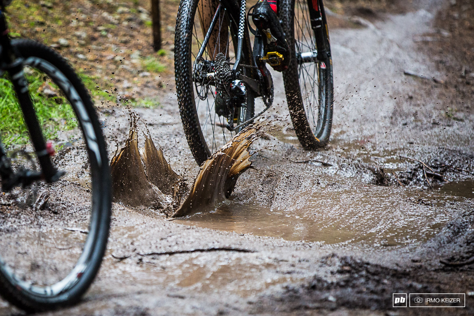 Heavy rains in the past night changed the course slightly yet it remained in an excellent shape. Riders will have to be careful of slippery roots and rocks though as a slight drizzle keeps them wet.