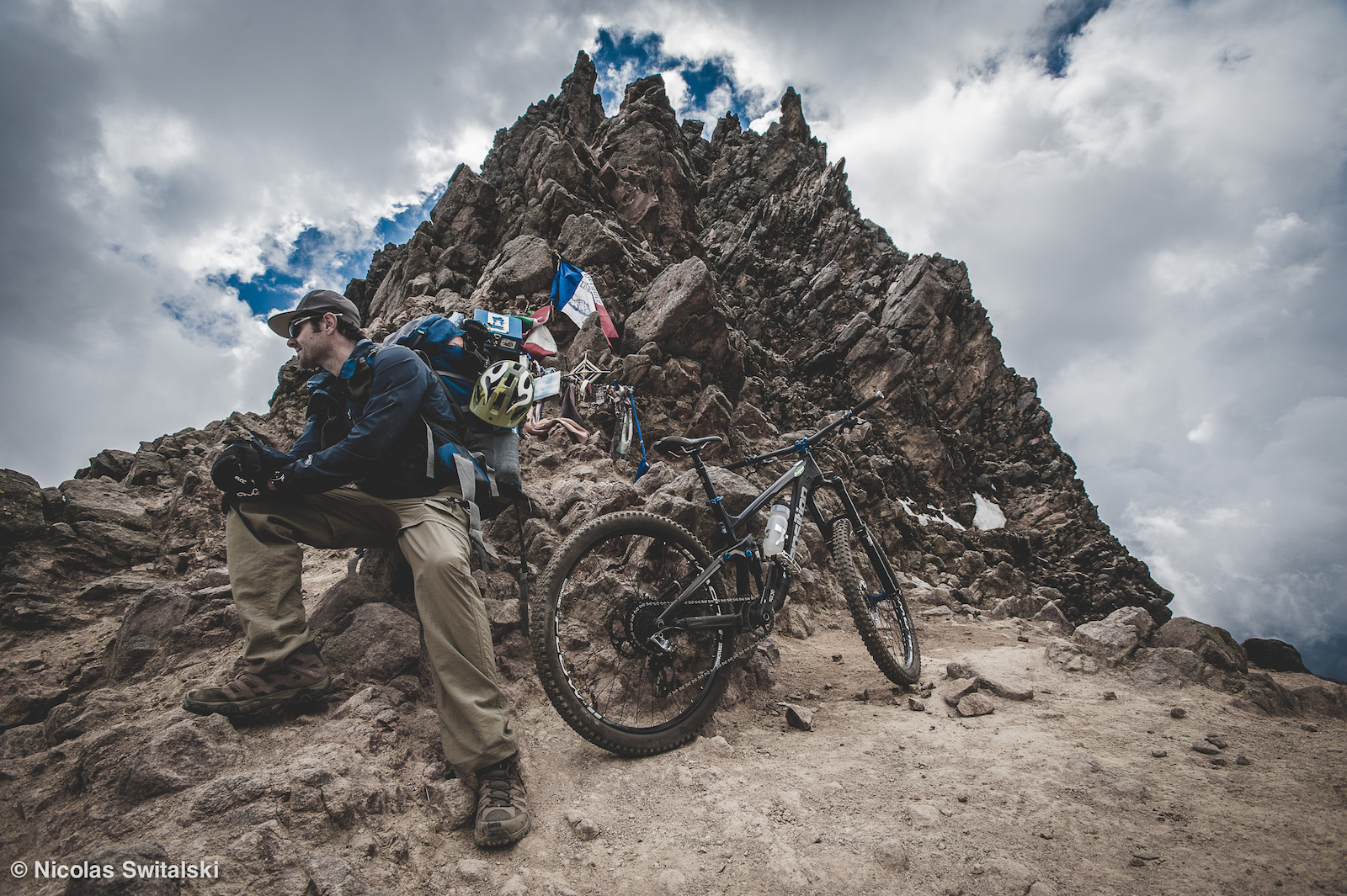Image for the article - Iztaccíhuatl: Riding down a volcano