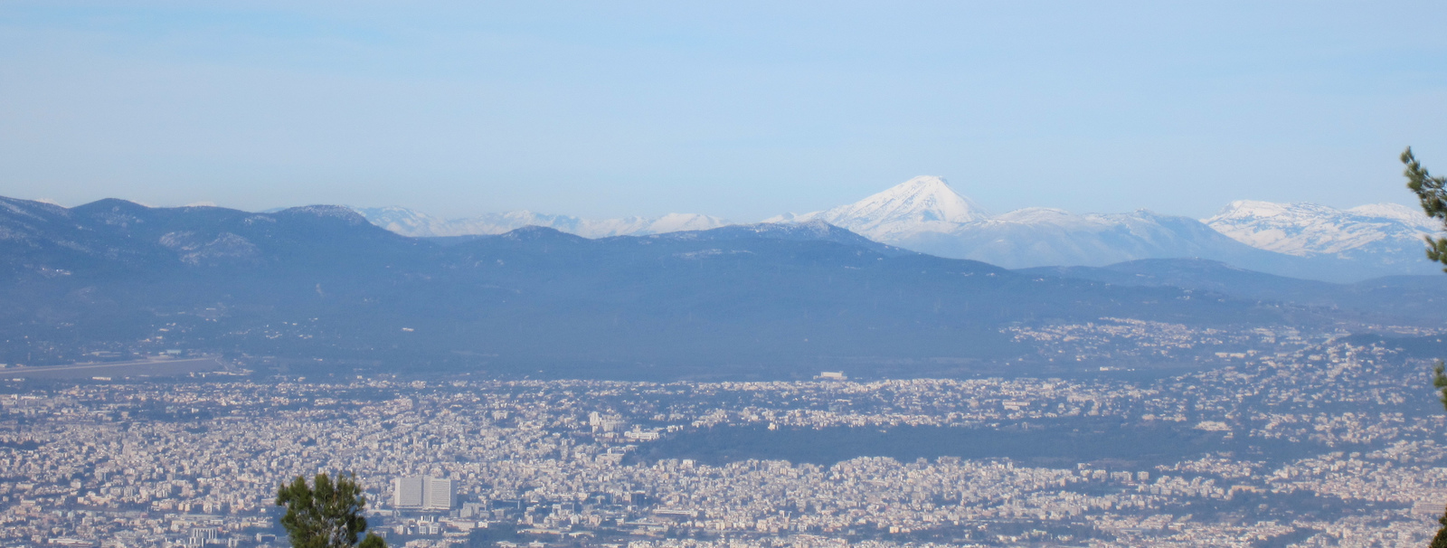 Dirfi mountain, as it can be seen from Ymittos in a very clear day