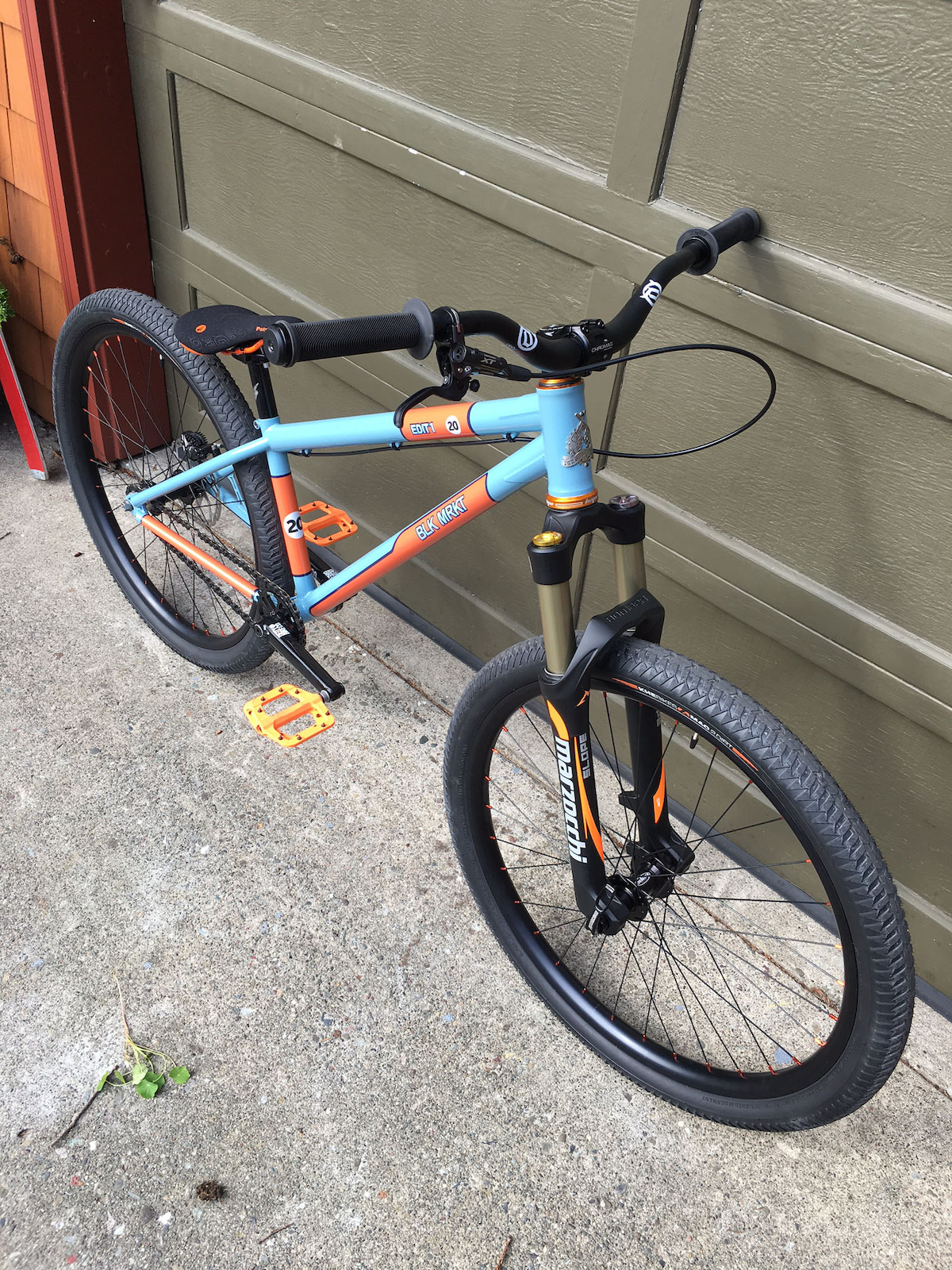orange dirt jump bike