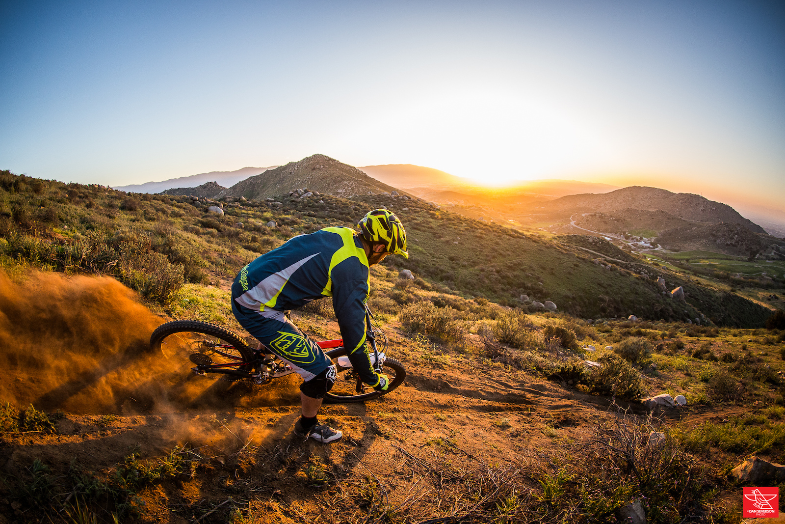 Testing out a loose turn up in the hills.

www.danseversonphoto.com