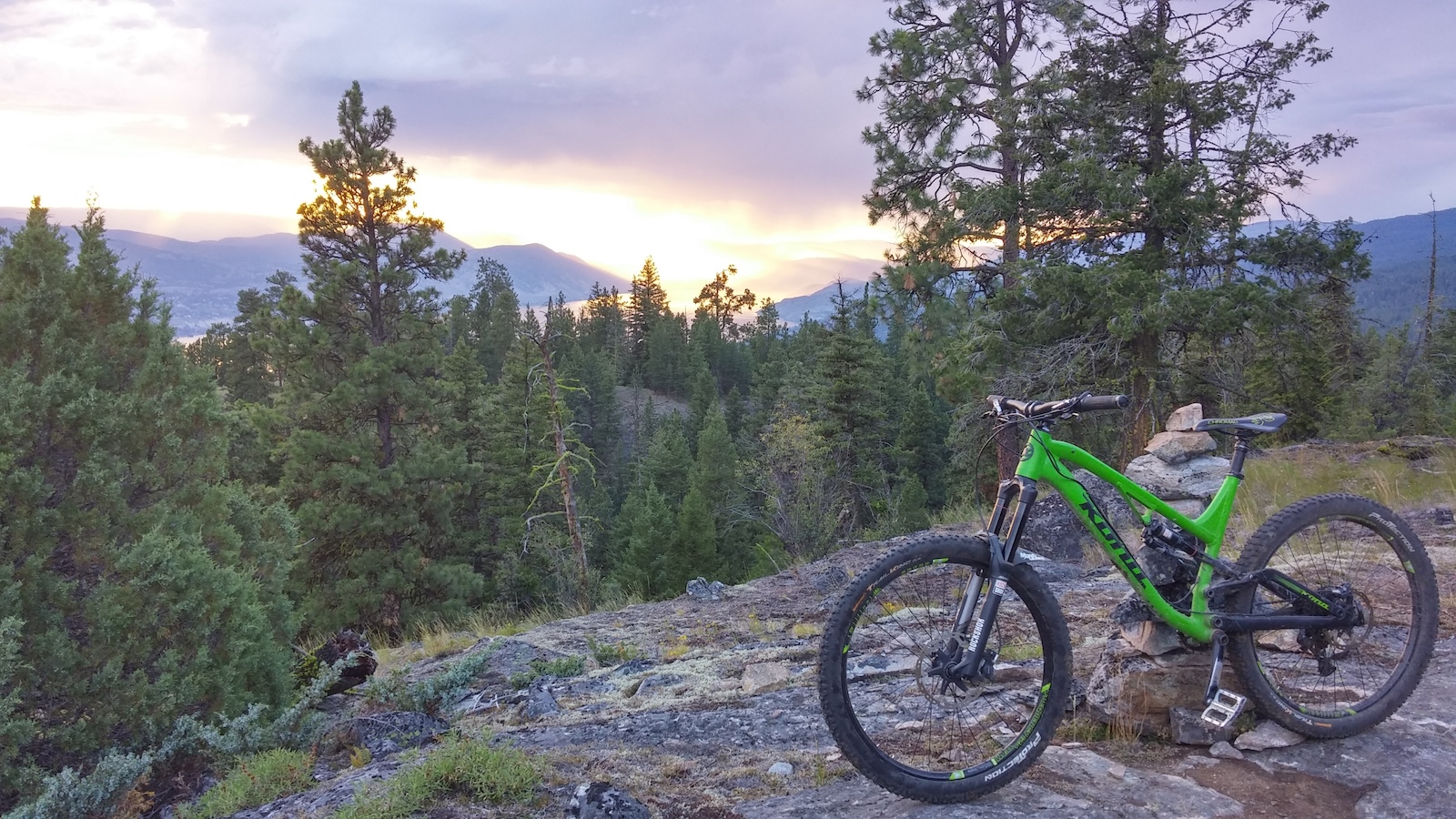Thursday fun day.  Sorry tourists but it's perfect riding weather.