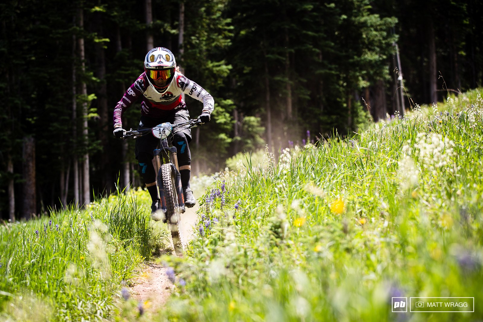 Andreanne Nadier-Lantheau we ll refer to her as ALN from her on in as it s easier on the keyboard is looking to back up her stunning podium in La Thuile - although with Casey Brown here and Miranda Miller seeming to find racing enduro coming naturally there is a serious Canadian contingent in the women s top tem these dats.