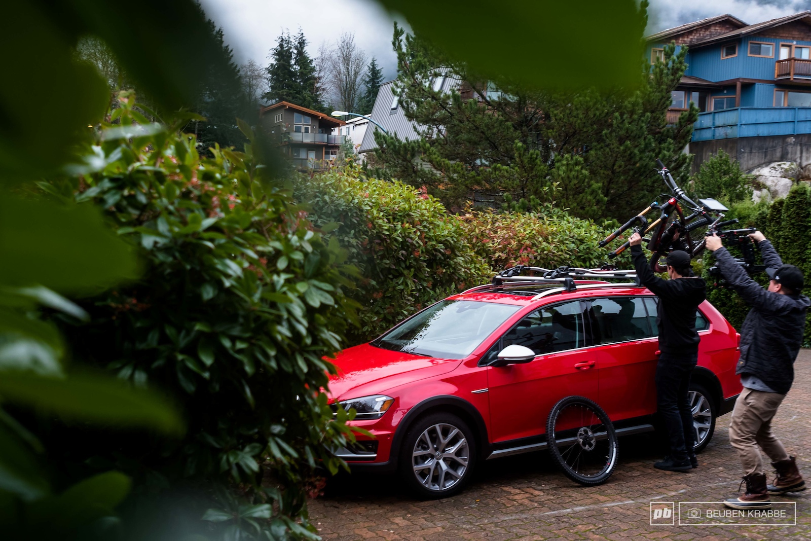Cam McCaul Visits Squamish - Photo Epic
