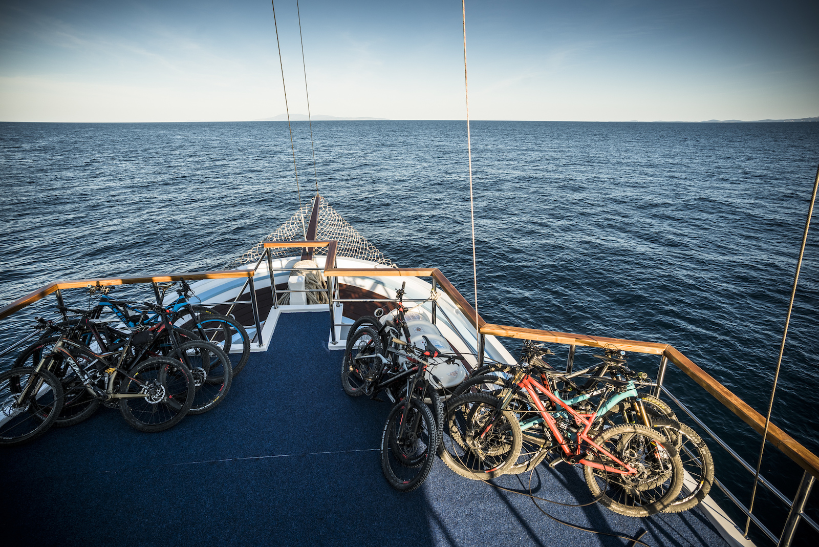 Islandhopping - boat and bike