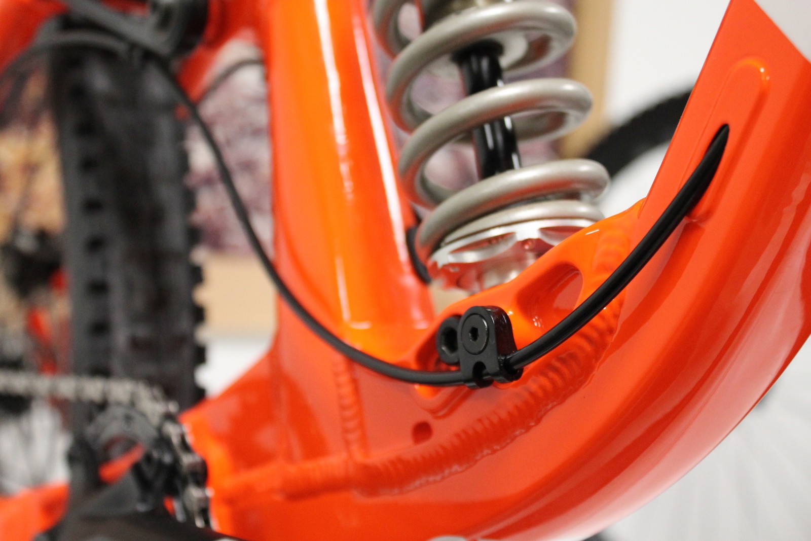Slick internal cable routing make the lines on the bikes Delirium clean