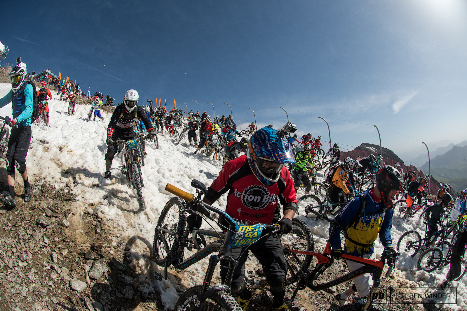 Megavalanche 2017: Saturday Racing - Photo Epic - Pinkbike