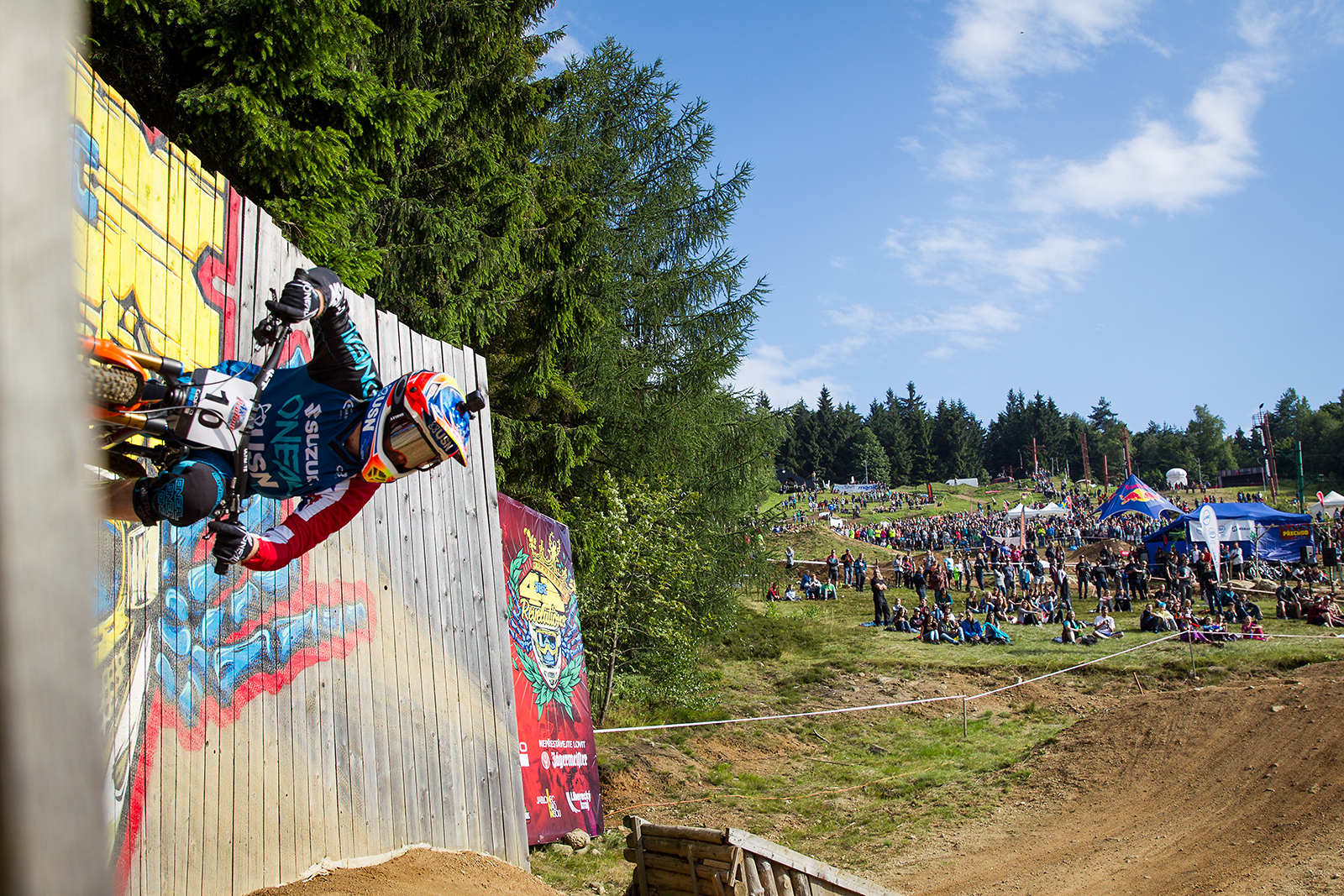 Rider introductions during round 4 of the 2017 4X Pro Tour at JBC Bike Park, Jablonec, Scotland, Czech Republic on July 15 2017. Photo: Charles A Robertson