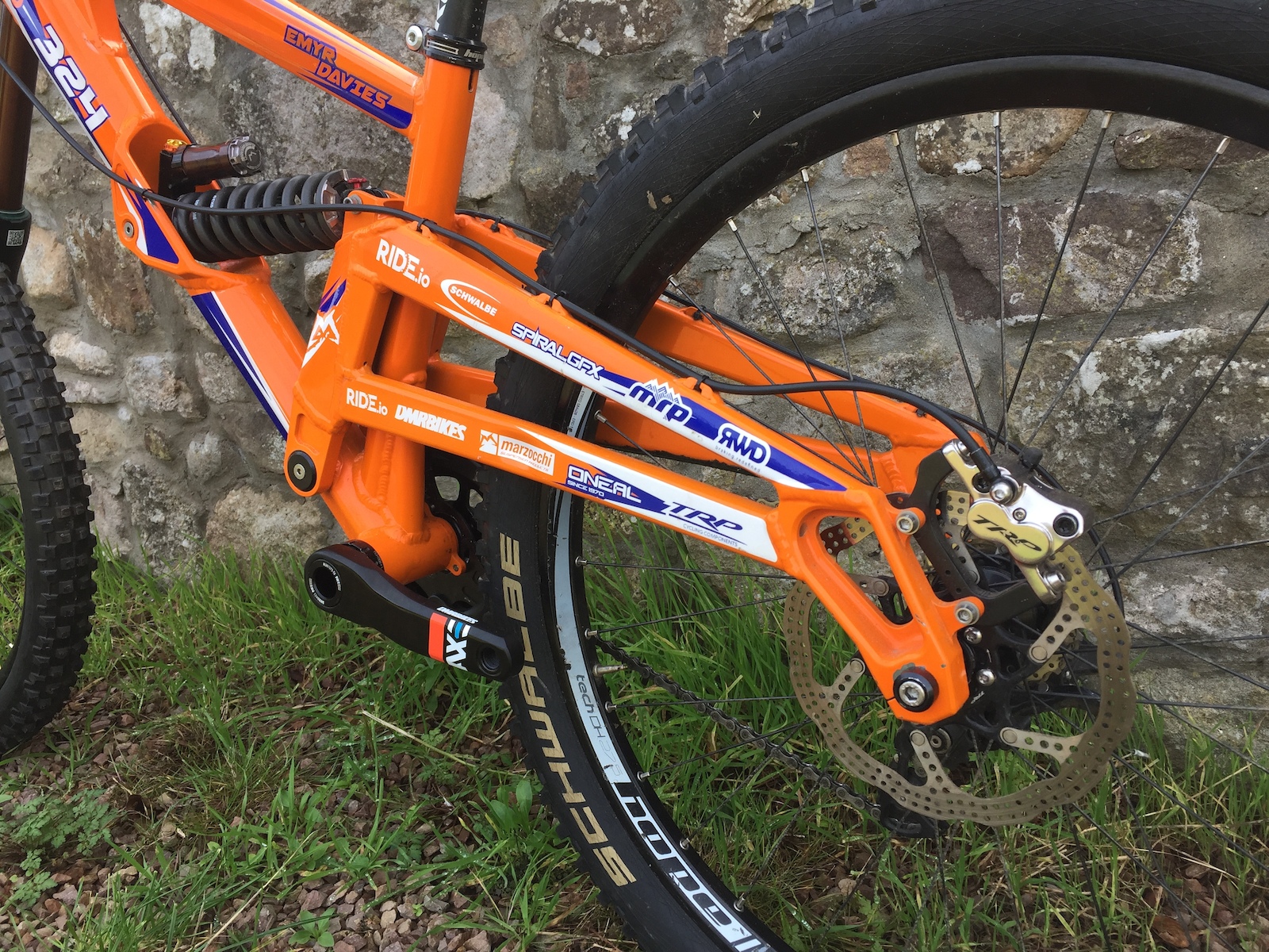 2017 2016 Orange 324 - Ride.io Team Display Bike