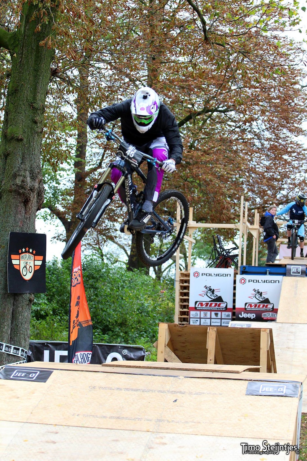 City downhill in Nijmegen, Holland.
#DABOMB
#Fouriers
#MicroclairSports
#O'neal
#Enjoytheride
#Bengalbrakes
#WiMiUS