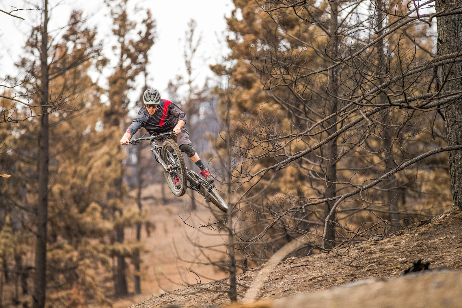 In this recent video collaboration with SR Suntour, watch James Doerfling shredding through a familiar yet alien landscape, ravaged by wildfire - loam replaced by ashes, lush green leaves replaced by charred trees.