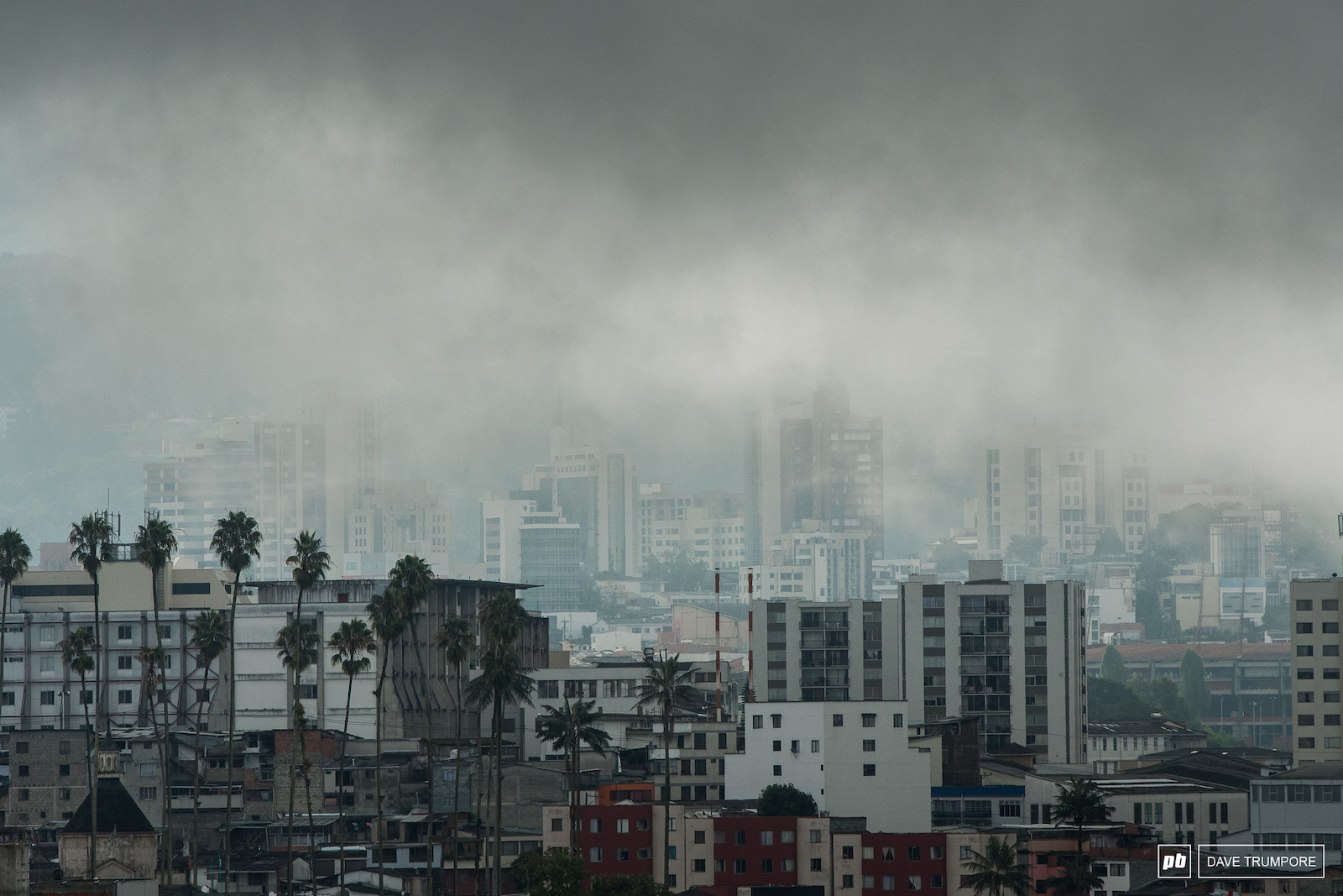 Rain threaten the urban jungle on stage 1 for a few riders luckily holding off the worst until the overnight hours.