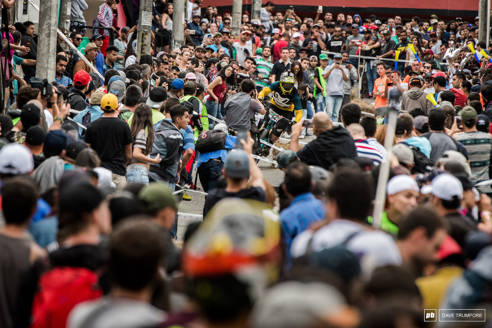 Meliciades Jaque plays Where s Waldo in the street of Manizales during stage 1.