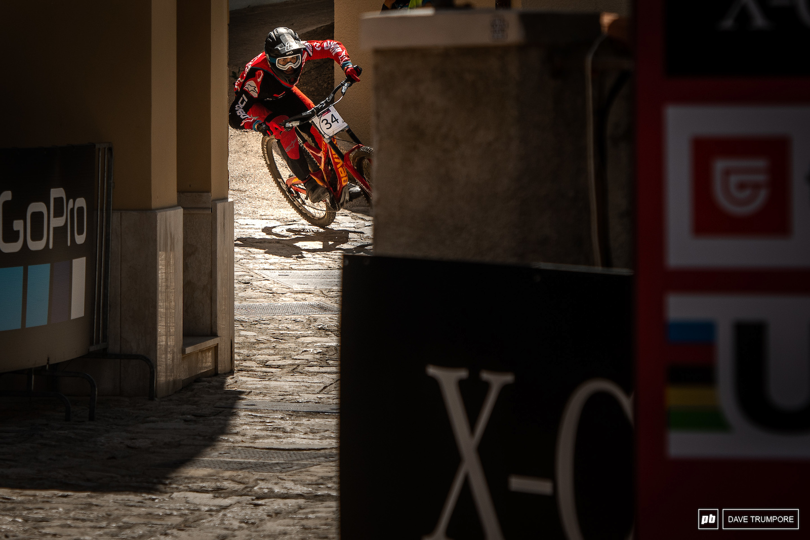 Dakotah Norton makes his way through the narrow alley in into the finish arena.