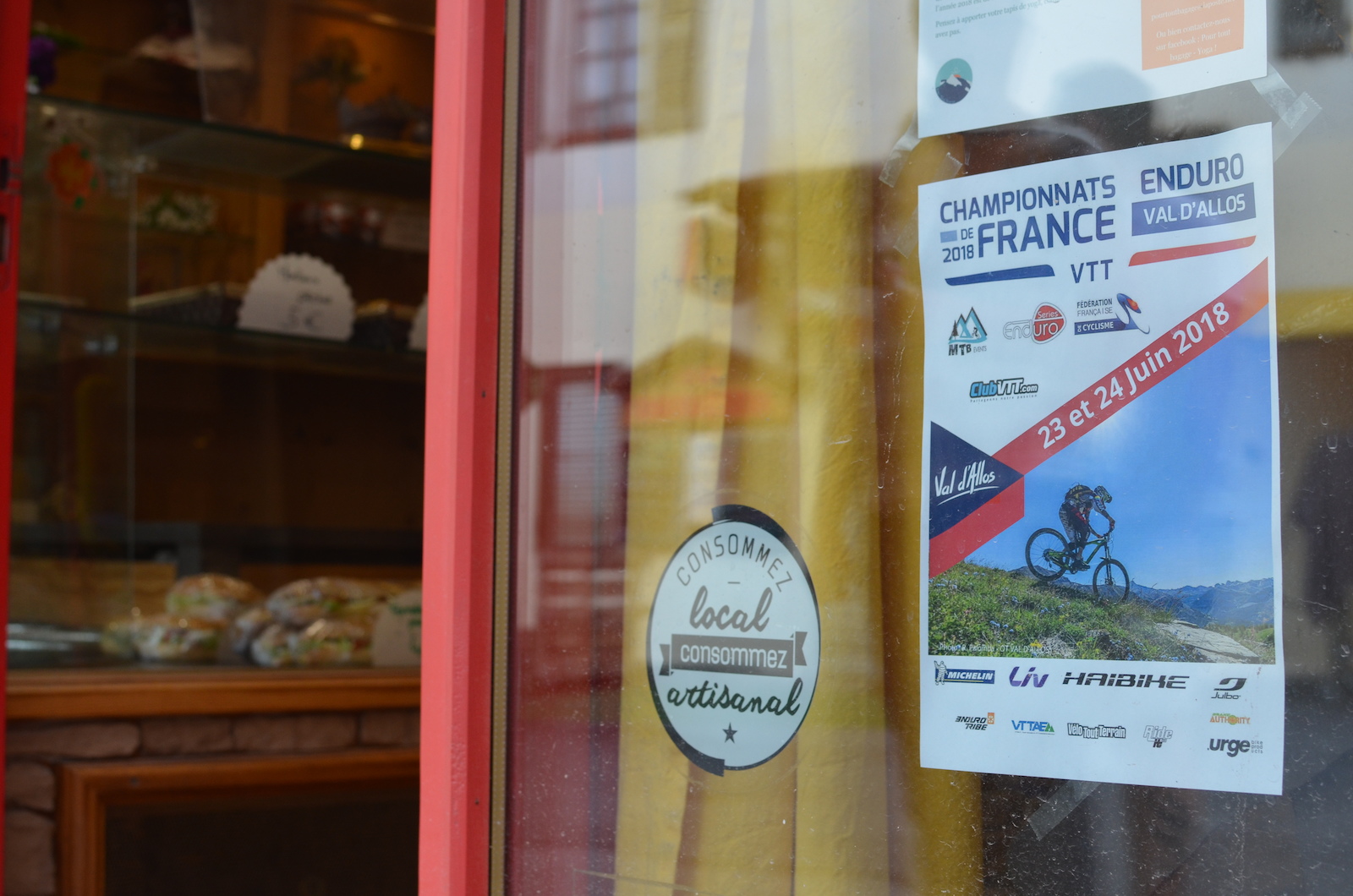 In between croissants and tasty local sweets, a mountainbike race has its place too