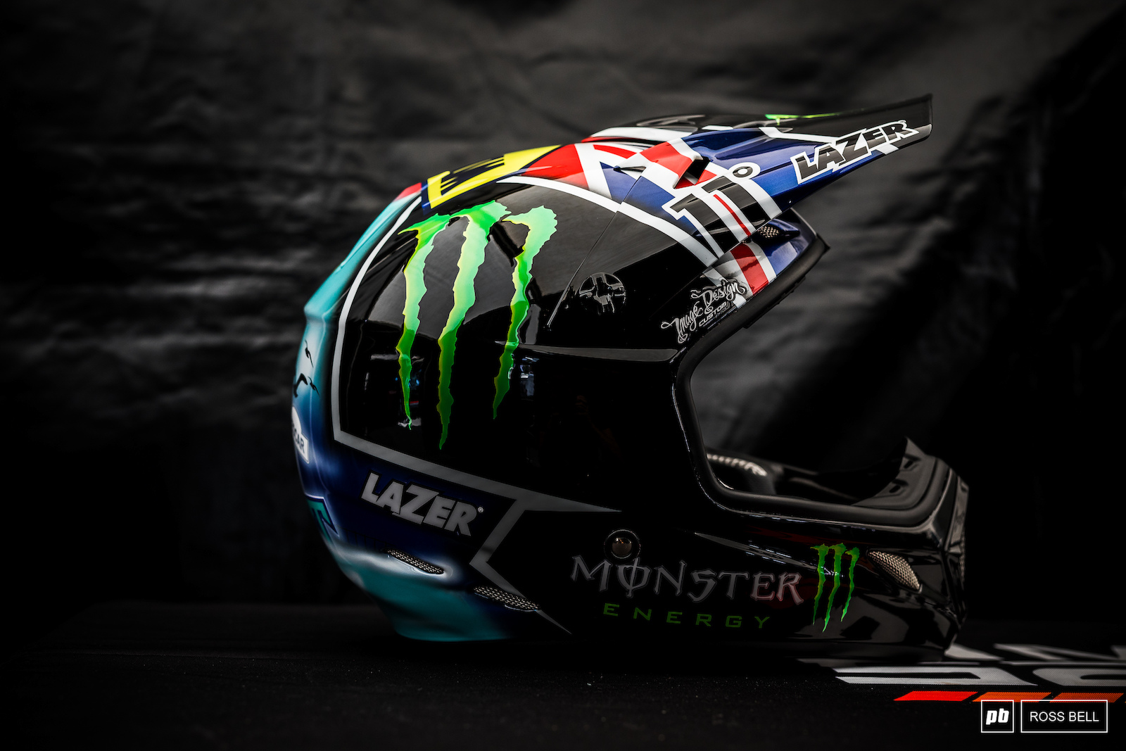 14 Custom Painted World Champs Helmets - Lenzerheide DH World Champs 2018 -  Pinkbike